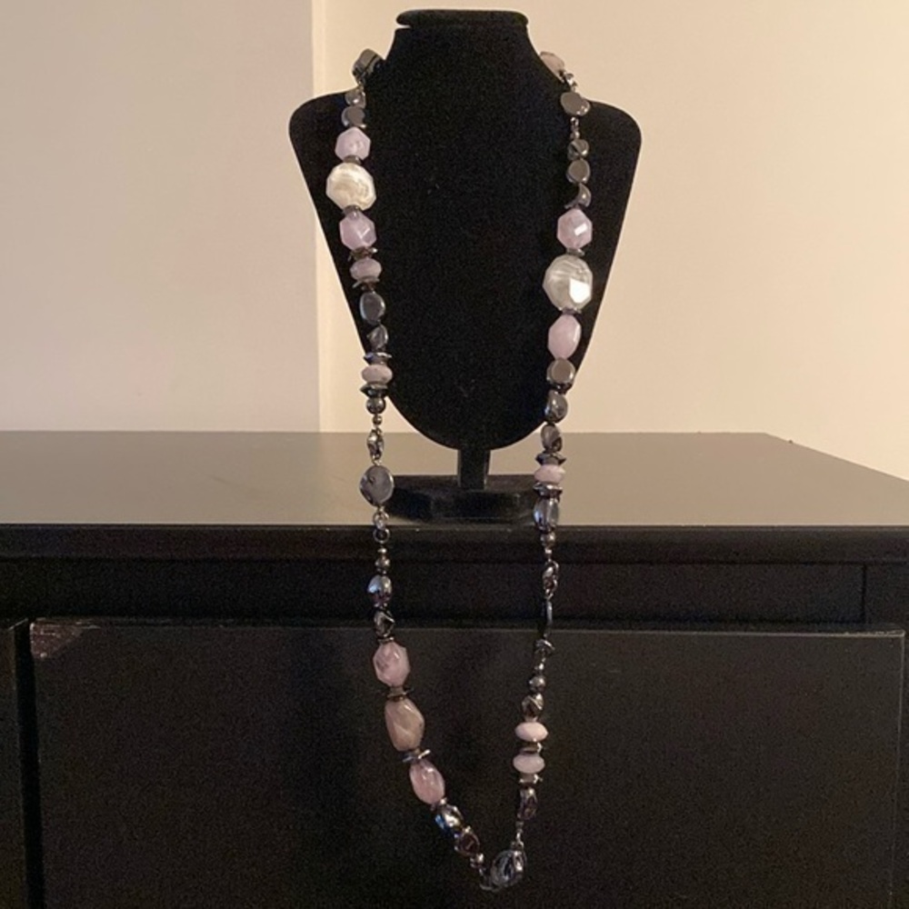 Elegant Black and Pink Beaded Necklace